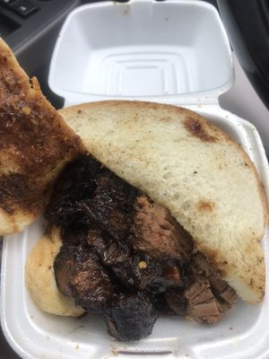 Burnt end sandwich