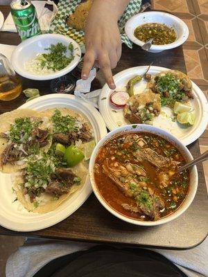 Tacos de barbacoa y consomé. O and tripe tacos.