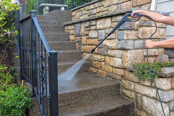 Pressure Washing​​:
 Pavers or Concrete /  Driveways
 Roofs
 Furniture