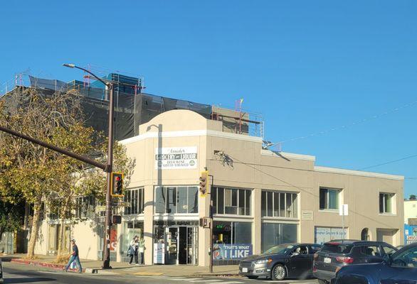 Annaher Grocery & Liquors