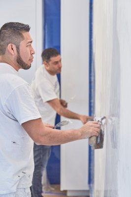 Having a team of experts that use the same techniques is extremely important when working with Venetian Plaster.