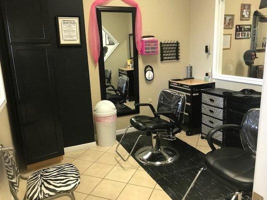 Swing by our salon in Kileen, Texas