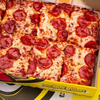 Our delicious deep dish pizza comes with 8 slices.