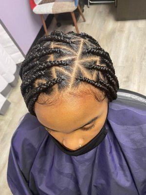 Triangular knotless braids