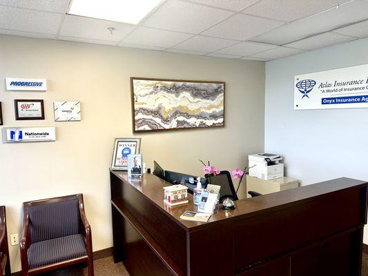 The front reception desk for Onyx Insurance Brokers.