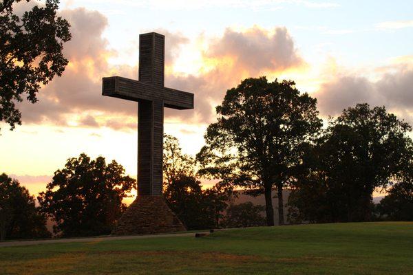 50 foot wooden oak cross with views of the River Valley!