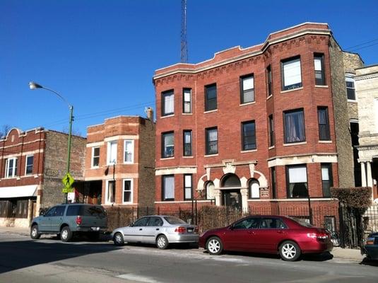 Building type: Multi-family in Logan Square