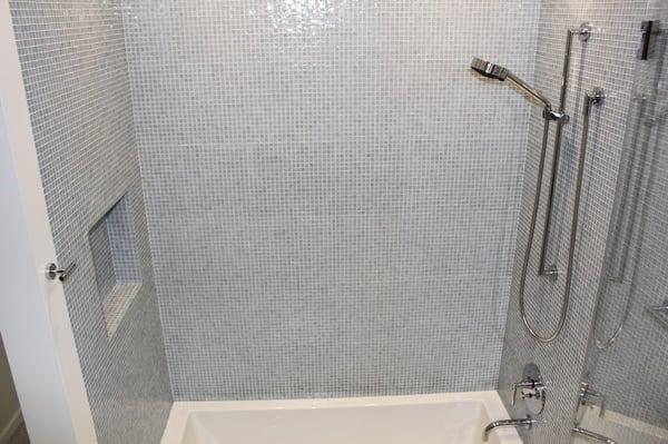 Bathtub glass tile