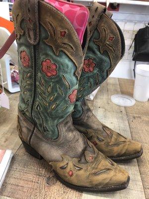 Pretty rustic flowered cowgirl boots