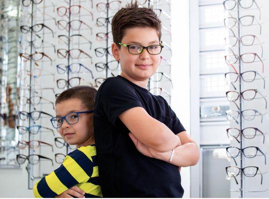 Family, kids, children, eyeglasses, eye exam, optometrist, contacts