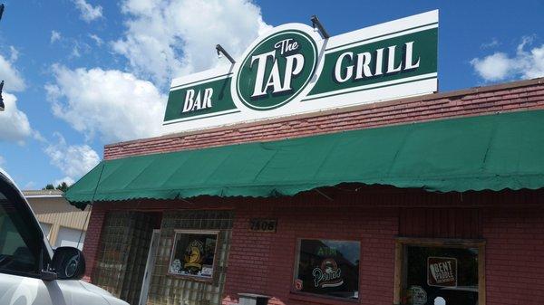 A nice lunchtime stop for a Cold Beer and a "Bar Burger".