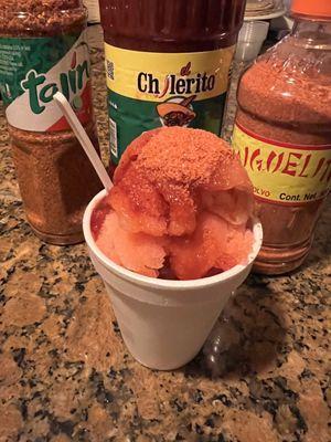 Pica Fresa  nieve de fresa preparado con Miguelito , chamoy , y tajin