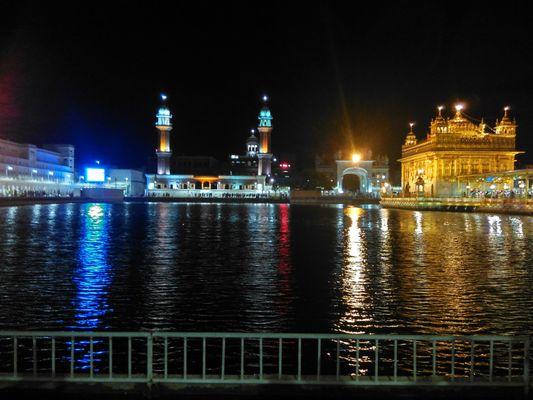 Majestic and enchanting view of Golden Temple.