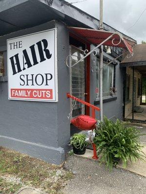 The Hair Shop (family cuts)