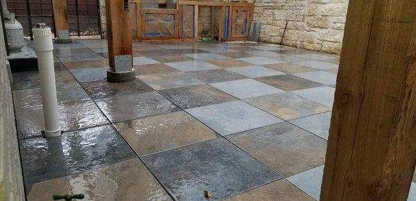 Outdoor kitchen tile floor