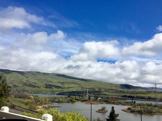 Absolutely incredible views in The Dalles today! Wow!