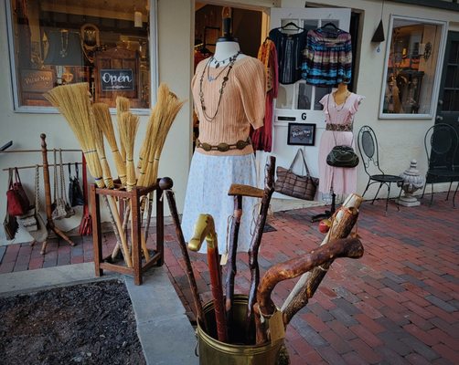 Vintage Clothing & Accessories, Walking Canes & Staffs, Brooms