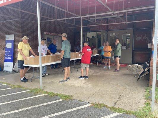 Outside Food Pantry helpers from Upper Room and Lutheran Church in Sharps Chapel