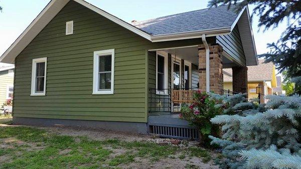 Careful planning and spectacular craftsmanship produce shingle roofs like these, beautiful and strong!