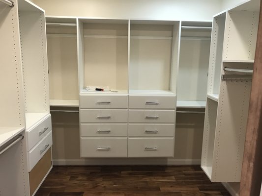 Closet fitout