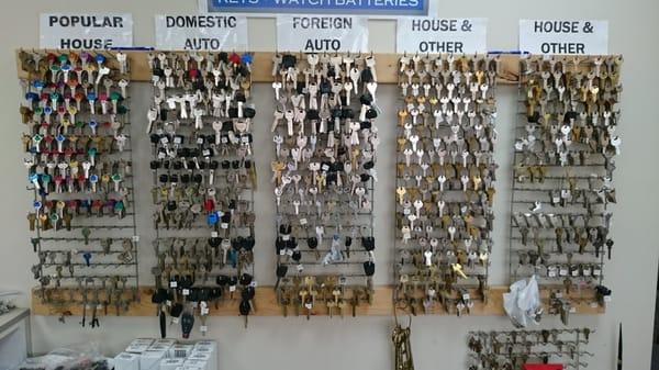 We carry house keys, car keys, boat and motorcycle keys, safe keys, cabinet keys... and more!