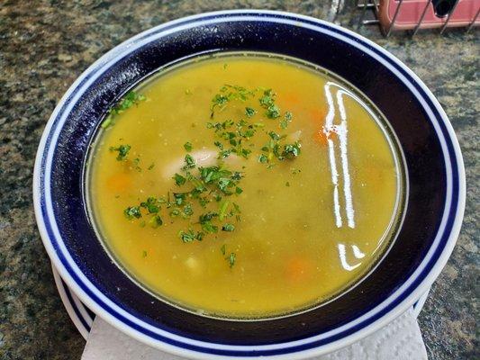 Sopa de pollo (chicken soup)