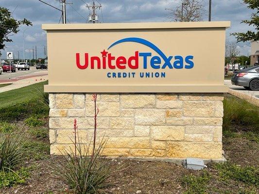 Golden Triangle Monument Sign