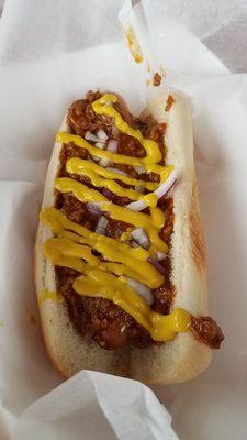 The Barking Dog - mustard, chili and diced onions