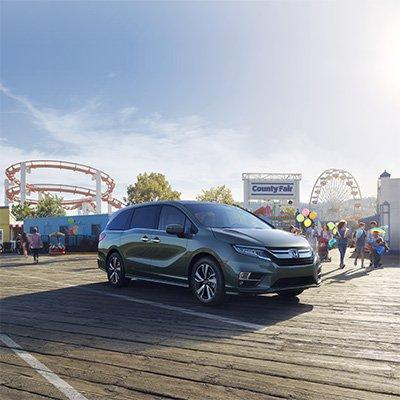 ROOM FOR THE GROWING FAMILY, ROAD TRIPS, OR THE TEAM. 
  2018 Honda Odyssey Minivan