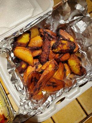 Can't get enough of those fried sweet plantains.