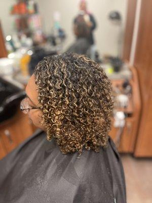 Curly cut and highlight