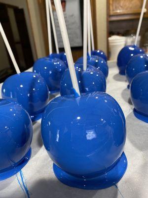 Blue candy apples (strawberry flavored)