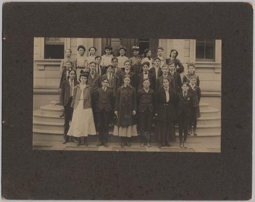 Horace Mann 1904 graduating class of 8th graders!