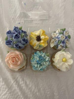 Floral cupcakes