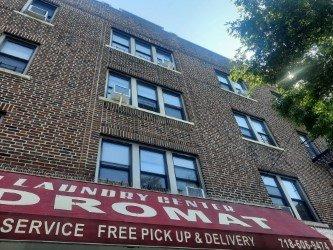 Laundromat on 21st STREET in Astoria & 29TH Street they do not clean this laundry Mat it is very DIRTY and they have dust all over the floor