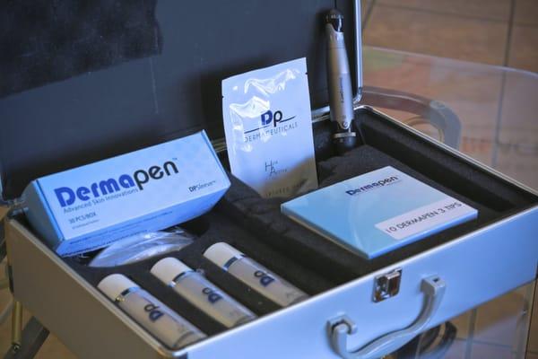 The DermaPen kit