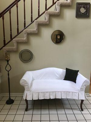 Saw this little bench and thought it would look great in my entryway. I gave Slipcover Plus a call! Perfection. Next up is my sofa!