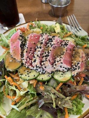 Seared ahi tuna salad