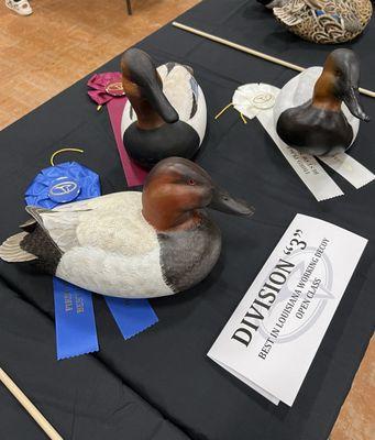 Duck decoy wood carving