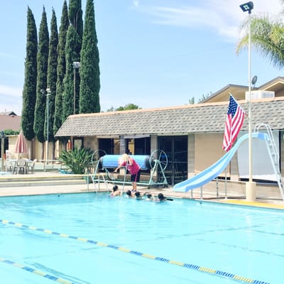 On 9ft touching the bottom of pool