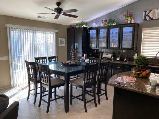 Dining room table