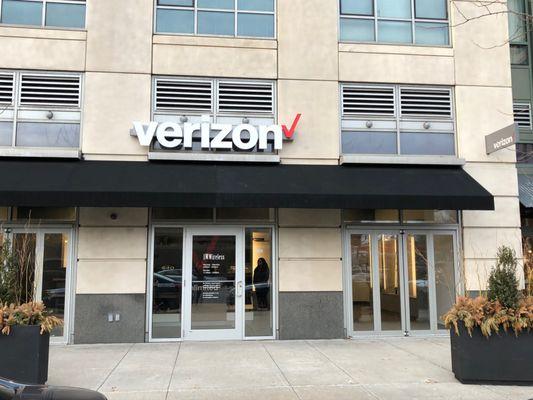 Verizon Wireless Boston Boylston Store Front