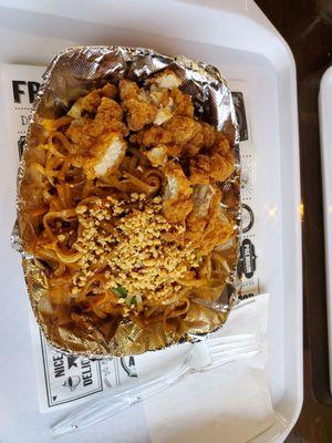 Crispy chicken pad thai