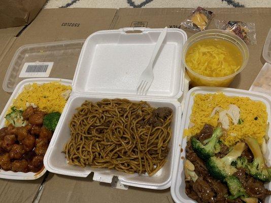 2 dinner combo: gen tso's chicken w/cfr & beef broc w/cfr) & sm beef lo mein w/o veg. Came w/3 sodas and soup. Total $21.75. 'Twas delicious