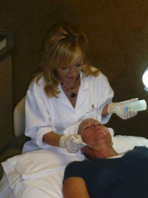 Kathleen Licensed Aesthetician with over 18 years experience as a medical Aesthetician.