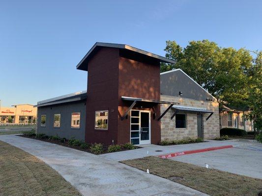 Velocity Physical Therapy- Denton Location Sidewalk View