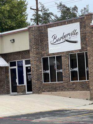 Front of the business - Barberville