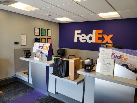 FedEx Ship Center