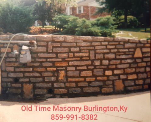 Another retaining wall by Old Time Masonry Burlington,Ky 859-991-8382