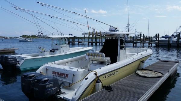 Top Flight 2 is a 32' Century center console professionally rigged for fishing.